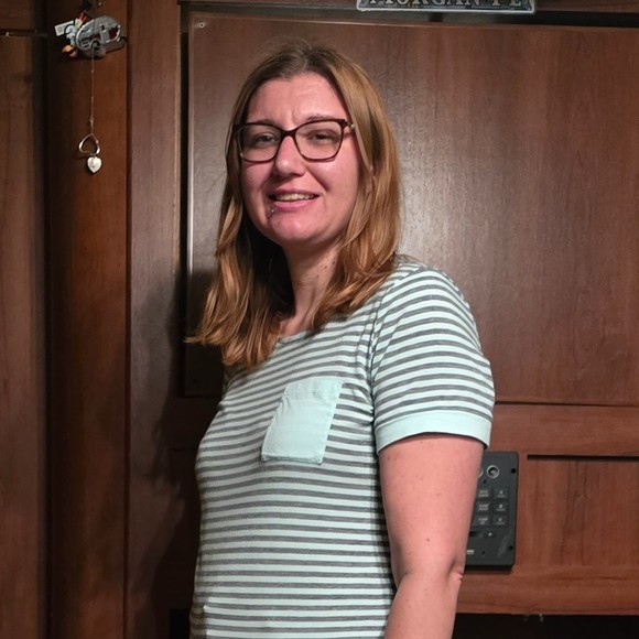 Meet your Posher, Amanda - Picture 1 of 1